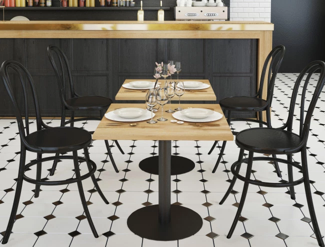 Dubový barový stolek čtvercový (konferenční/pro restauraci/pro kavárnu)